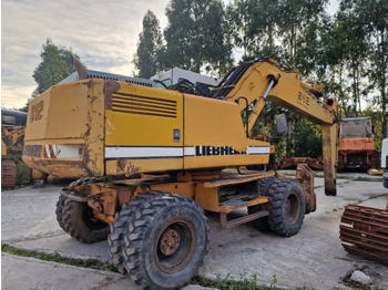 Excavadora de ruedas LIEBHERR A 912