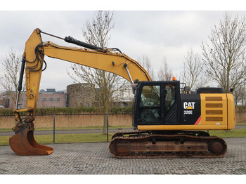 Excavadora de ruedas CATERPILLAR 320EL