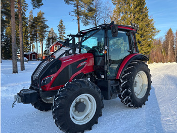 Tractor VALTRA A104