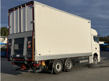 Camión caja cerrada MAN TGX 26.520 6×2 Fjärrbil Närko: foto 5