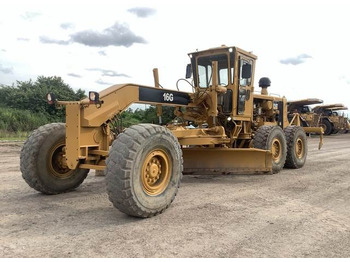 Grader CATERPILLAR