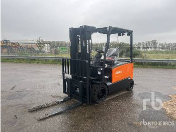 Carretilla elevadora eléctrica DOOSAN