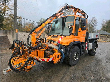 Vehículo municipal UNIMOG U400