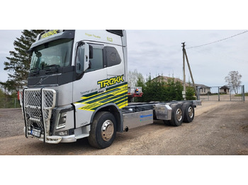 Camión chasis VOLVO FH16 750