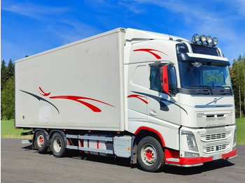 Camión caja cerrada Volvo FH540: foto 2