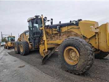 Grader CATERPILLAR 14