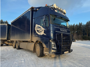 Camión caja cerrada VOLVO FH16