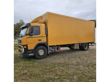 Camión caja cerrada VOLVO FM