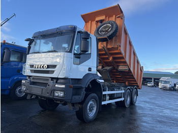 Camión volquete IVECO Trakker