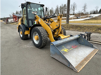 Cargadora de ruedas CATERPILLAR 906M