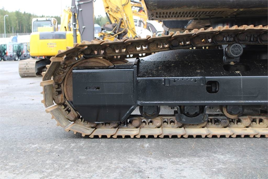 Excavadora de cadenas Hitachi ZX225USLC-6 PYÖRITTÄJÄLLÄ: foto 13