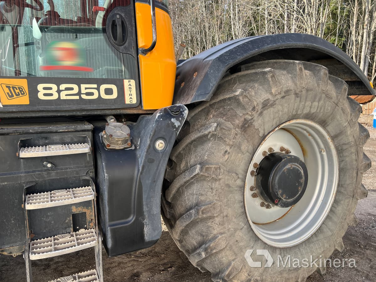 Tractor Traktor JCB Fastrac 8250: foto 17