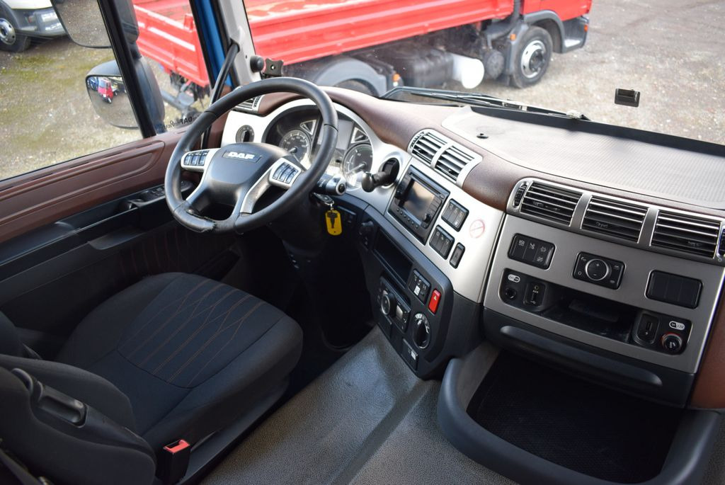 Camión volquete nuevo DAF  CF 450 6x2 Fahrgestell Klima Navi Lift Retarder: foto 29