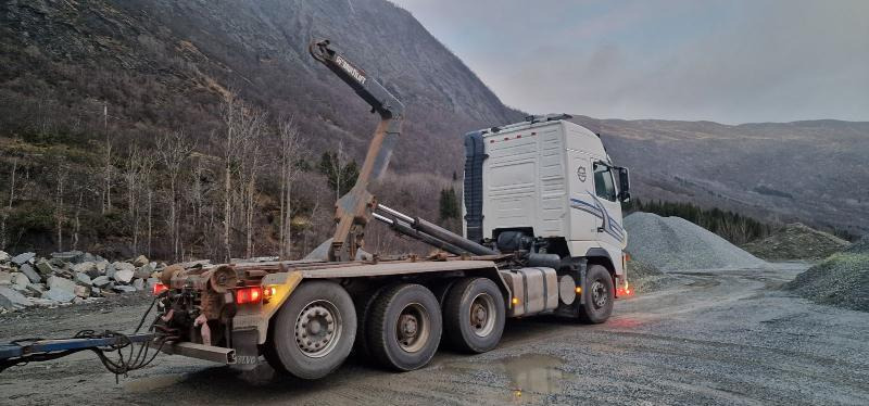 Camión multibasculante 2006 Volvo FH-16 8X4 krokbil.: foto 6