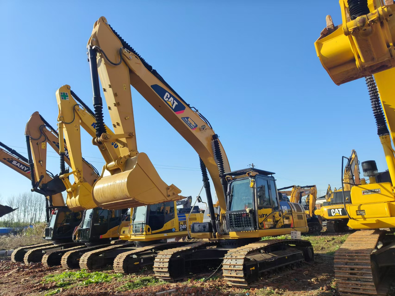 Excavadora de cadenas CATERPILLAR 330D2: foto 8