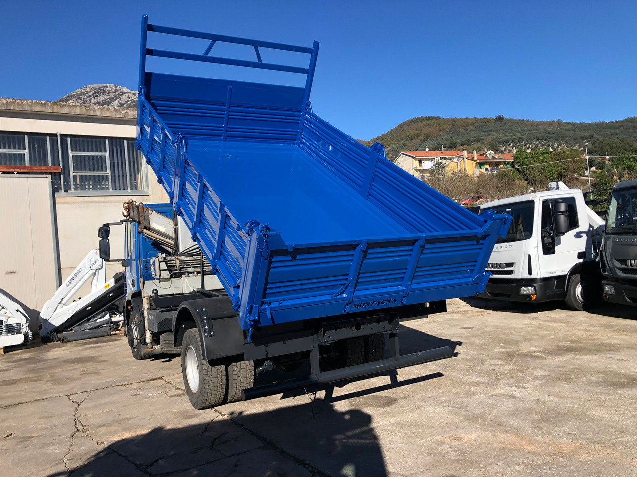 Camión grúa IVECO EUROCARGO 150E25P: foto 34