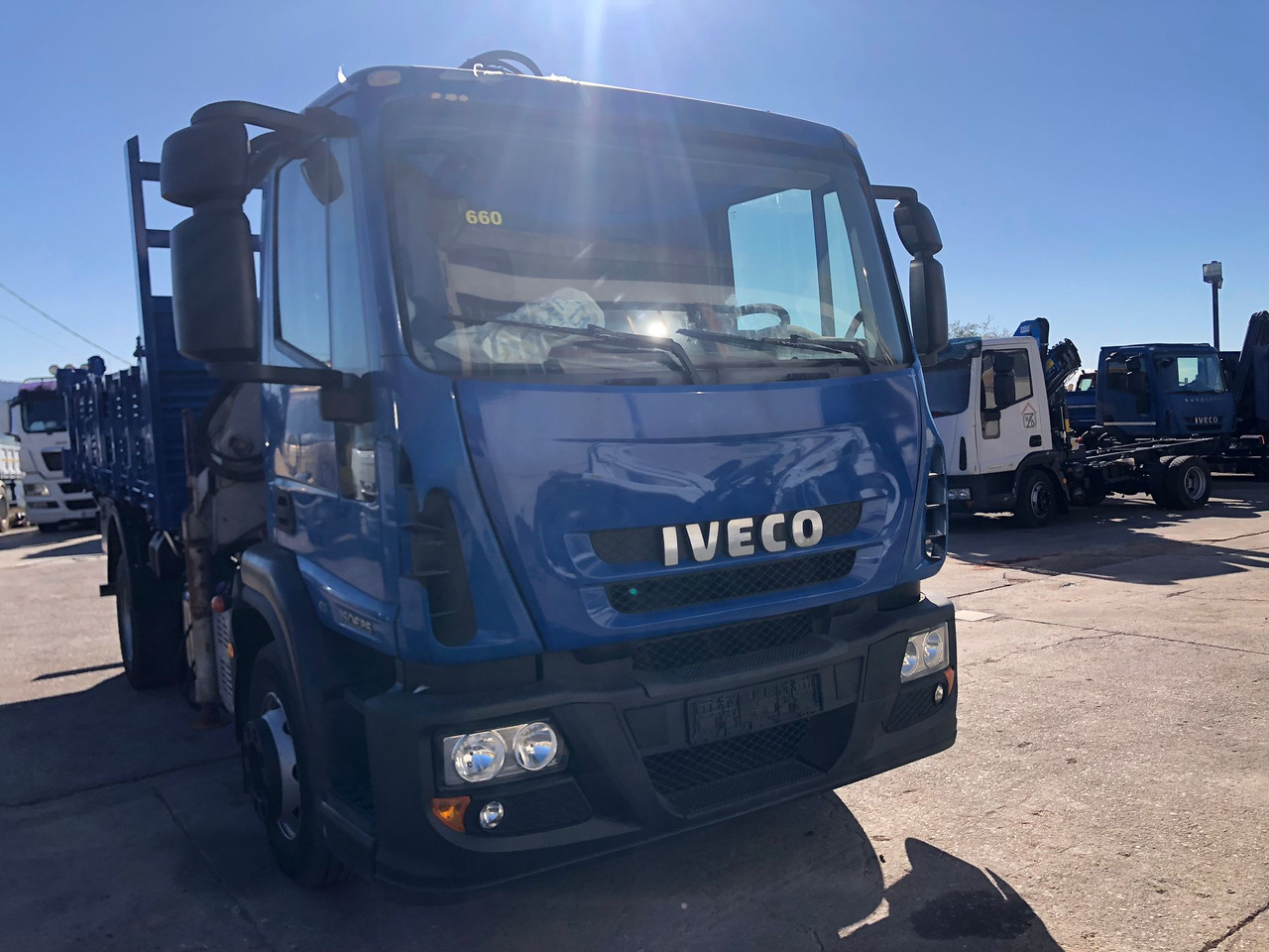 Camión grúa IVECO EUROCARGO 150E25P: foto 21