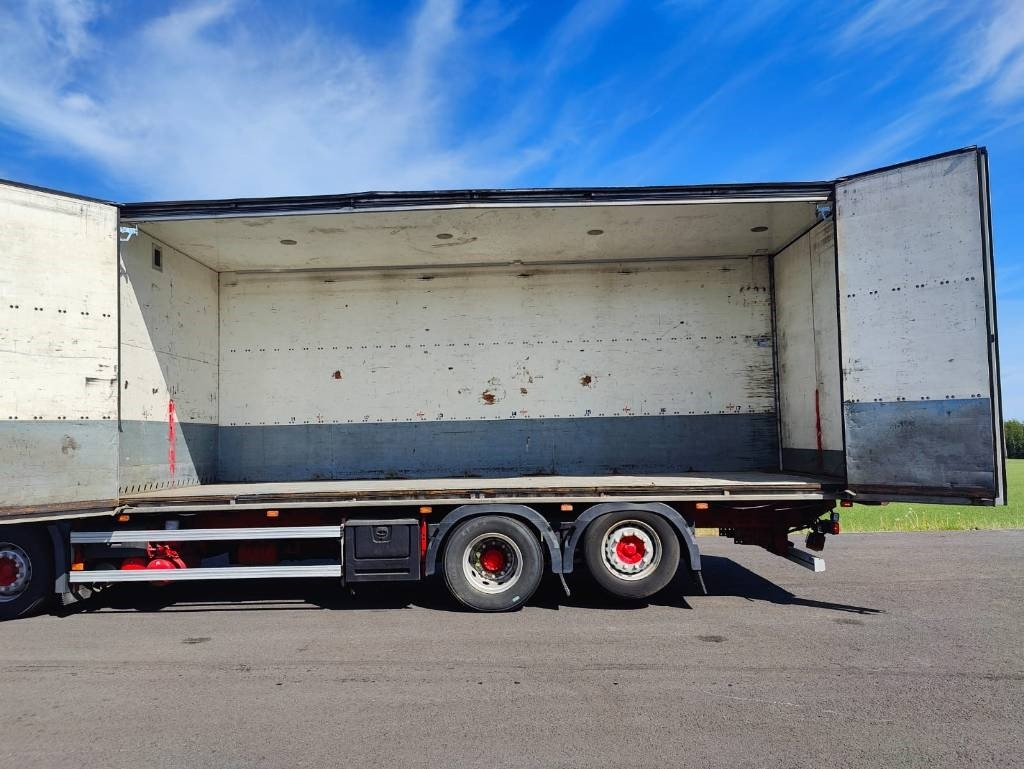 Camión caja cerrada Volvo FH540: foto 6