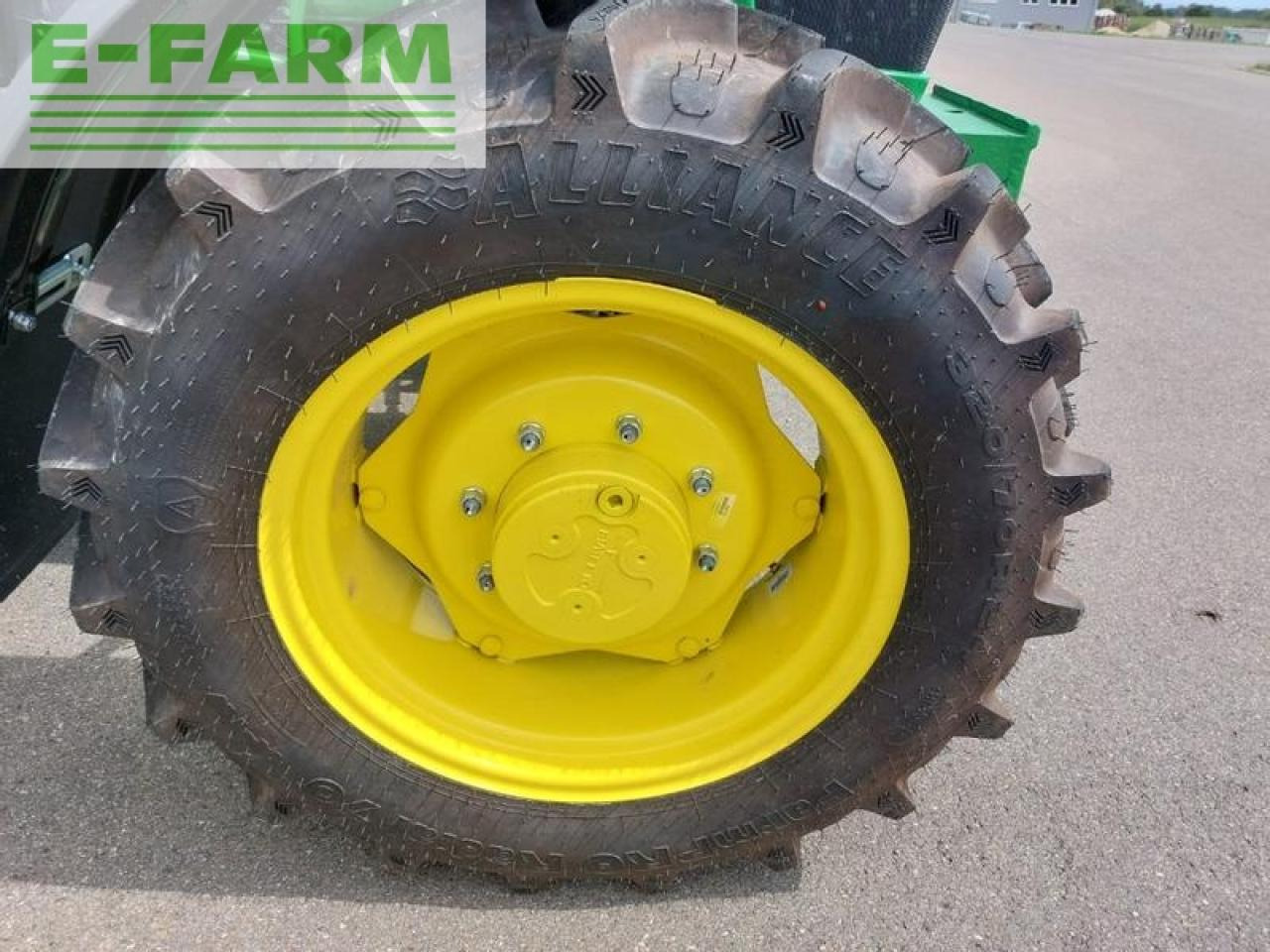 Tractor John Deere 5075e: foto 15