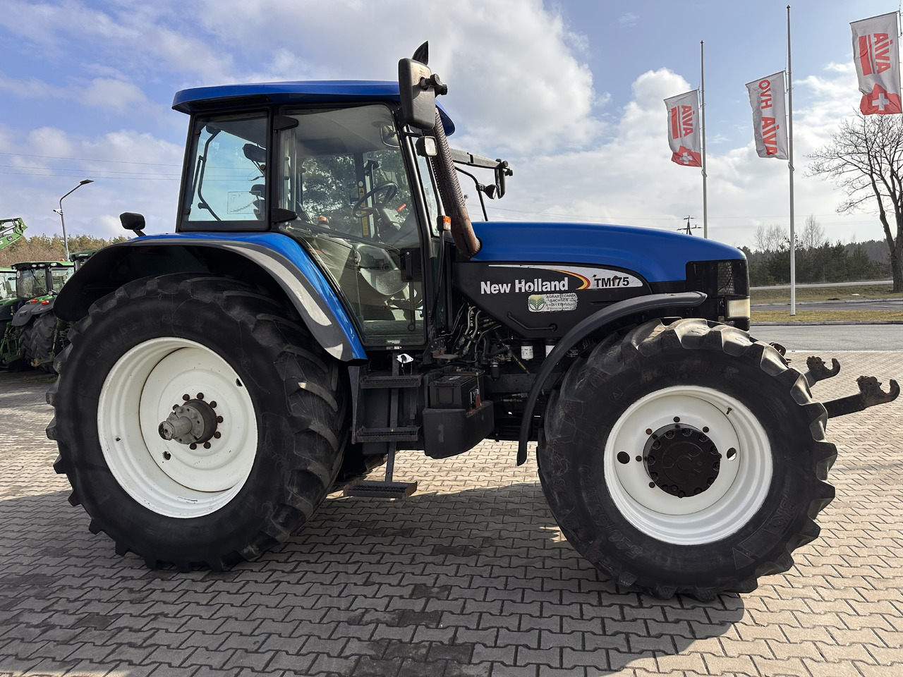 Tractor New Holland TM 175: foto 10