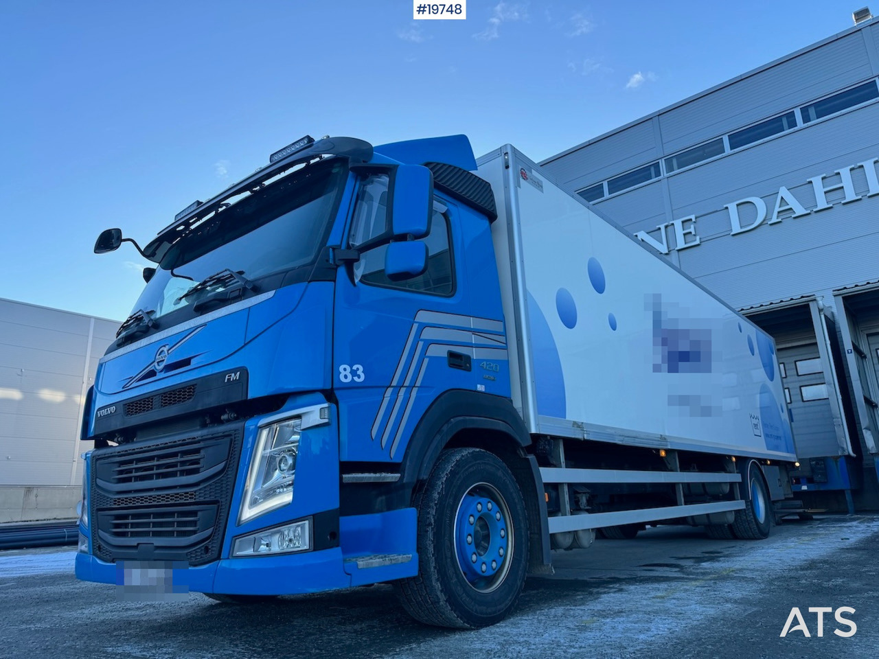 Camión caja cerrada Volvo FM420: foto 12